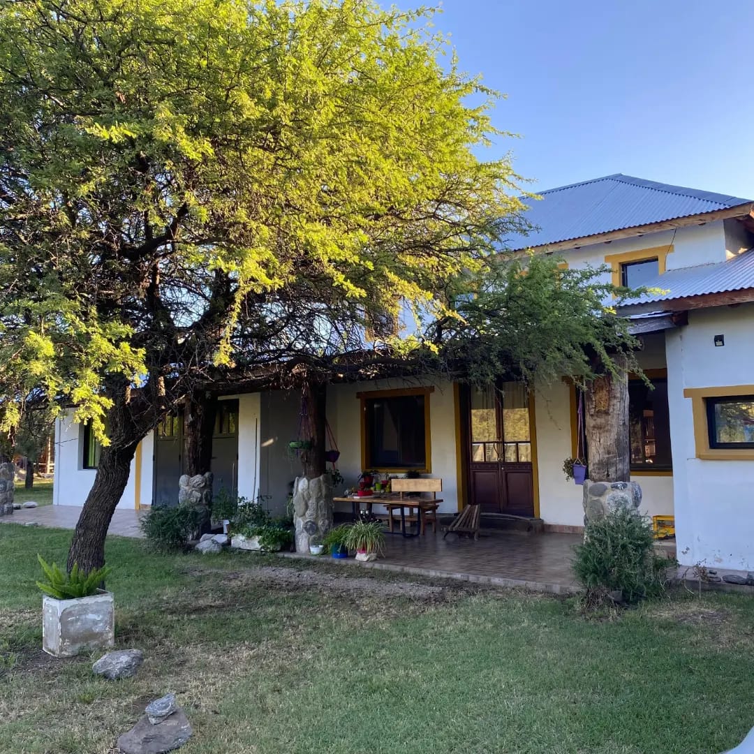 CHALET CON MONOAMBIENTE | CORTADERAS