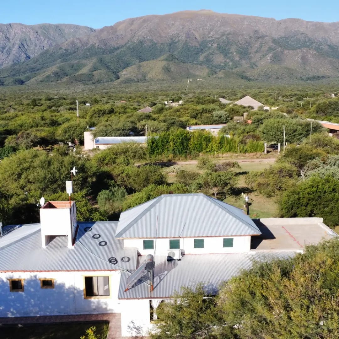 CHALET CON MONOAMBIENTE | CORTADERAS