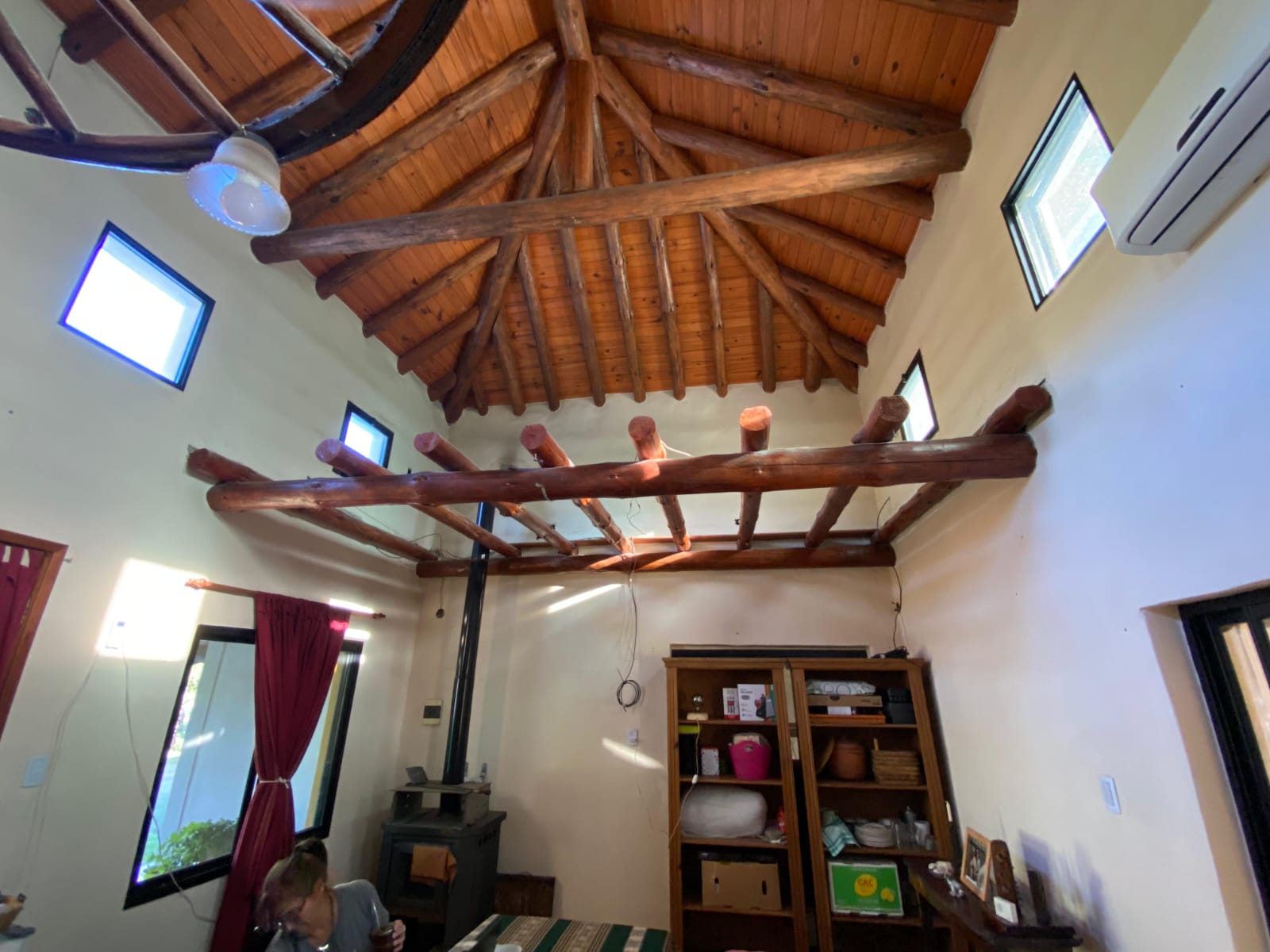 CHALET CON MONOAMBIENTE | CORTADERAS