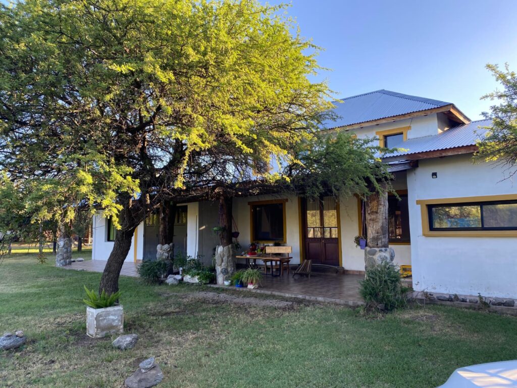 CHALET CON MONOAMBIENTE | CORTADERAS