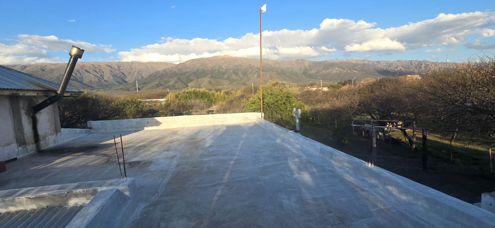 CHALET CON MONOAMBIENTE | CORTADERAS