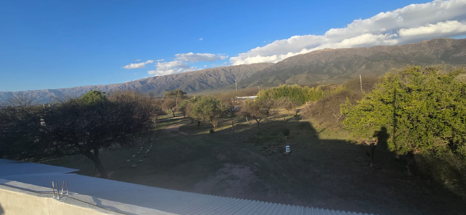 CHALET CON MONOAMBIENTE | CORTADERAS