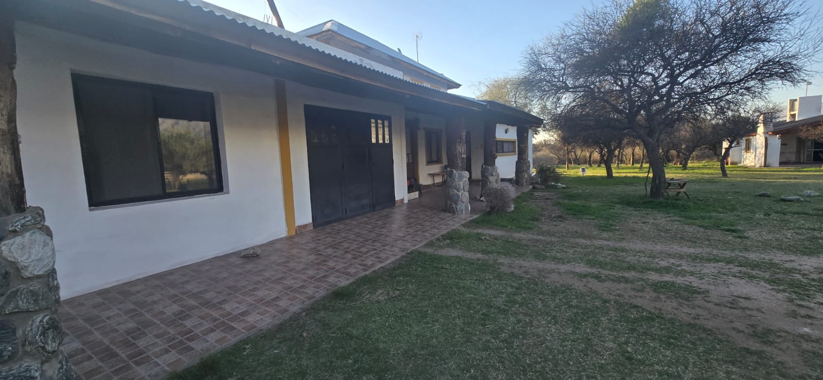 CHALET CON MONOAMBIENTE | CORTADERAS