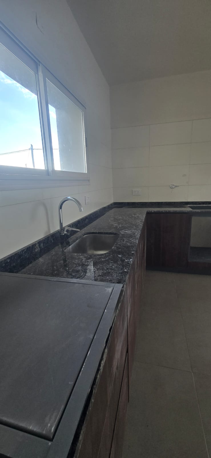 CASA MINIMALISTA DE TRES AMBIENTES LA ARBOLADA | MERLO | LOTE 1 VIVIENDA 1