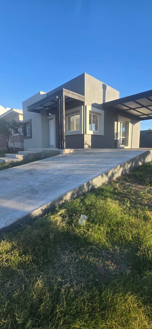 CASA MINIMALISTA DE TRES AMBIENTES LA ARBOLADA | MERLO | LOTE 1 VIVIENDA 1