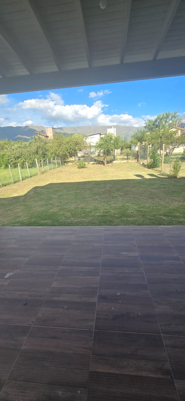 CASA MINIMALISTA EN NUEVO MERLO