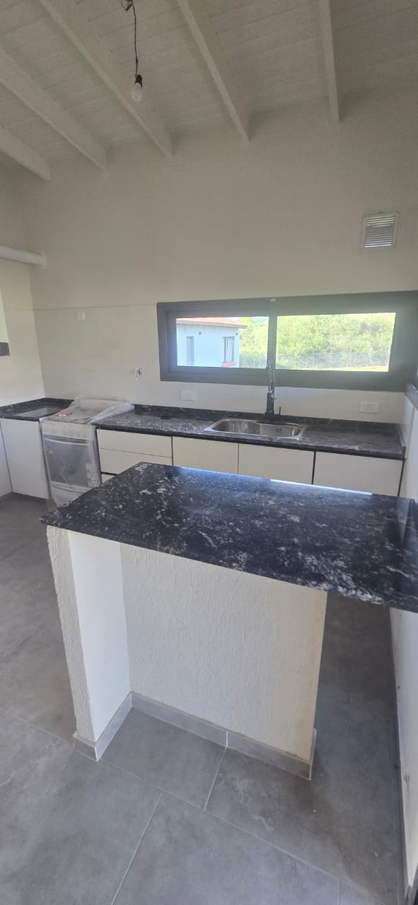 CASA MINIMALISTA EN NUEVO MERLO