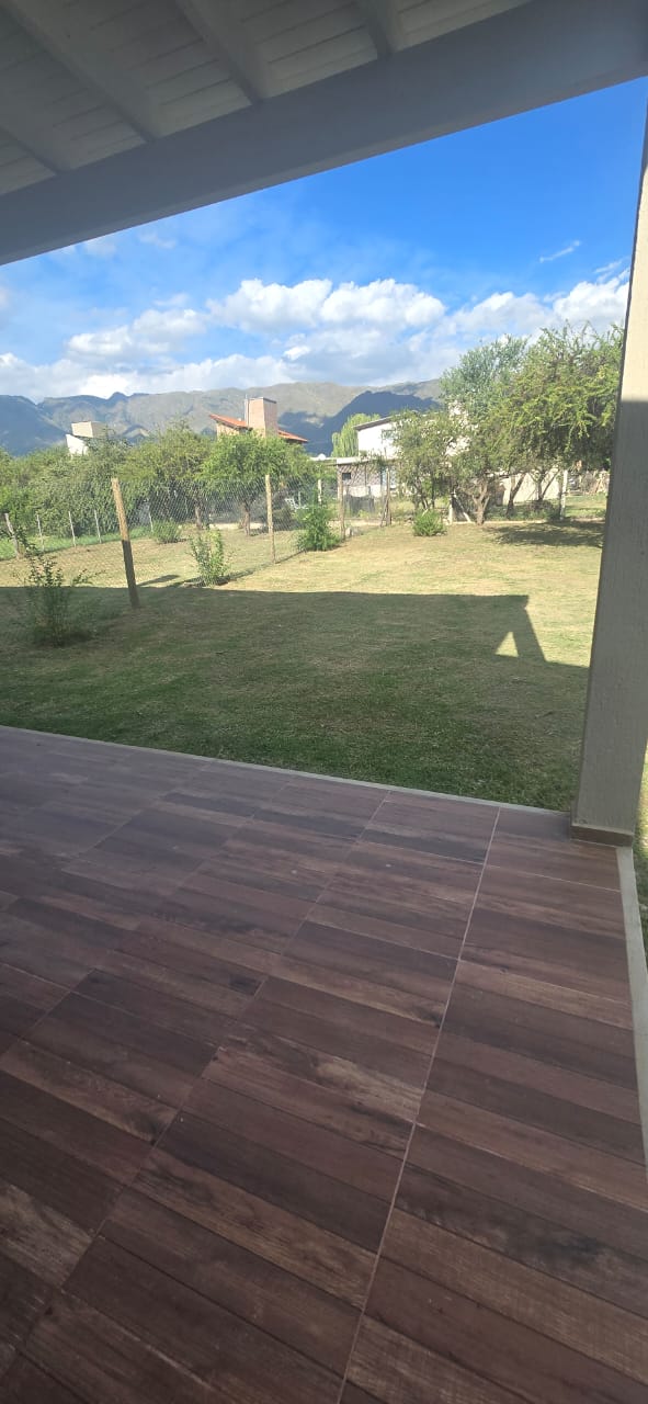 CASA MINIMALISTA EN NUEVO MERLO