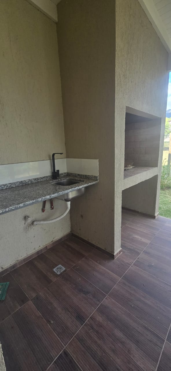 CASA MINIMALISTA EN NUEVO MERLO