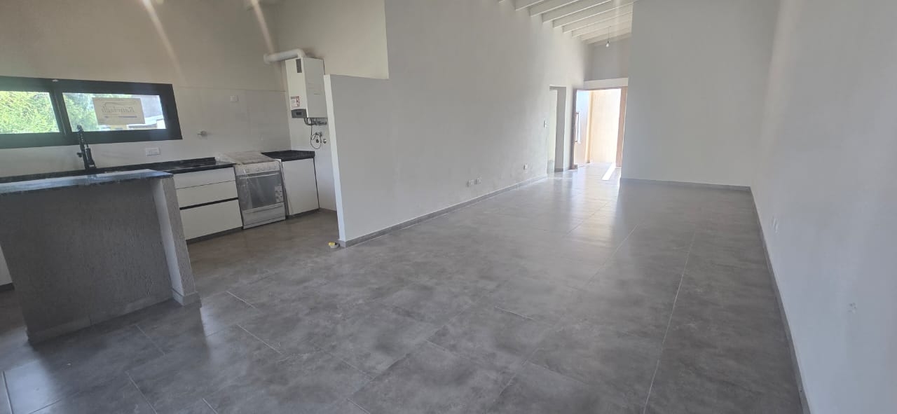 CASA MINIMALISTA EN NUEVO MERLO