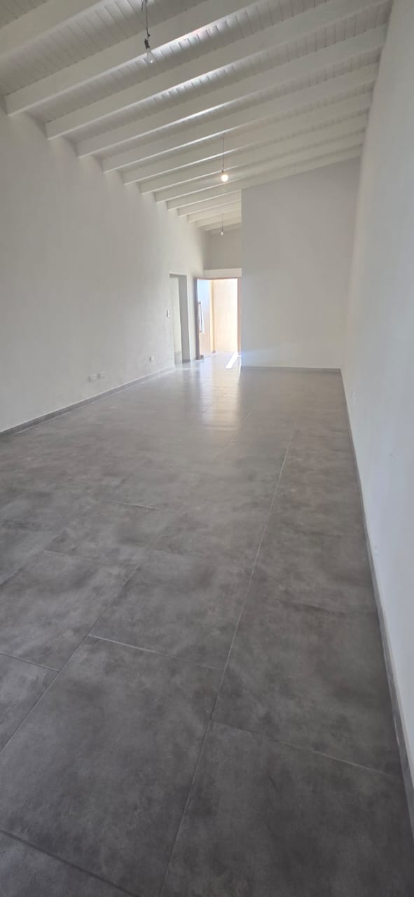 CASA MINIMALISTA EN NUEVO MERLO