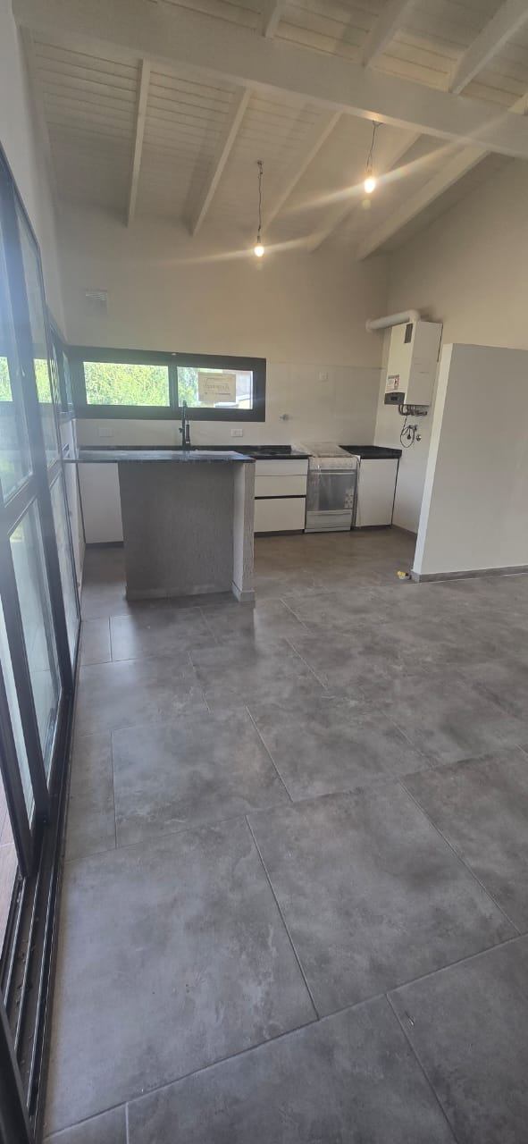 CASA MINIMALISTA EN NUEVO MERLO