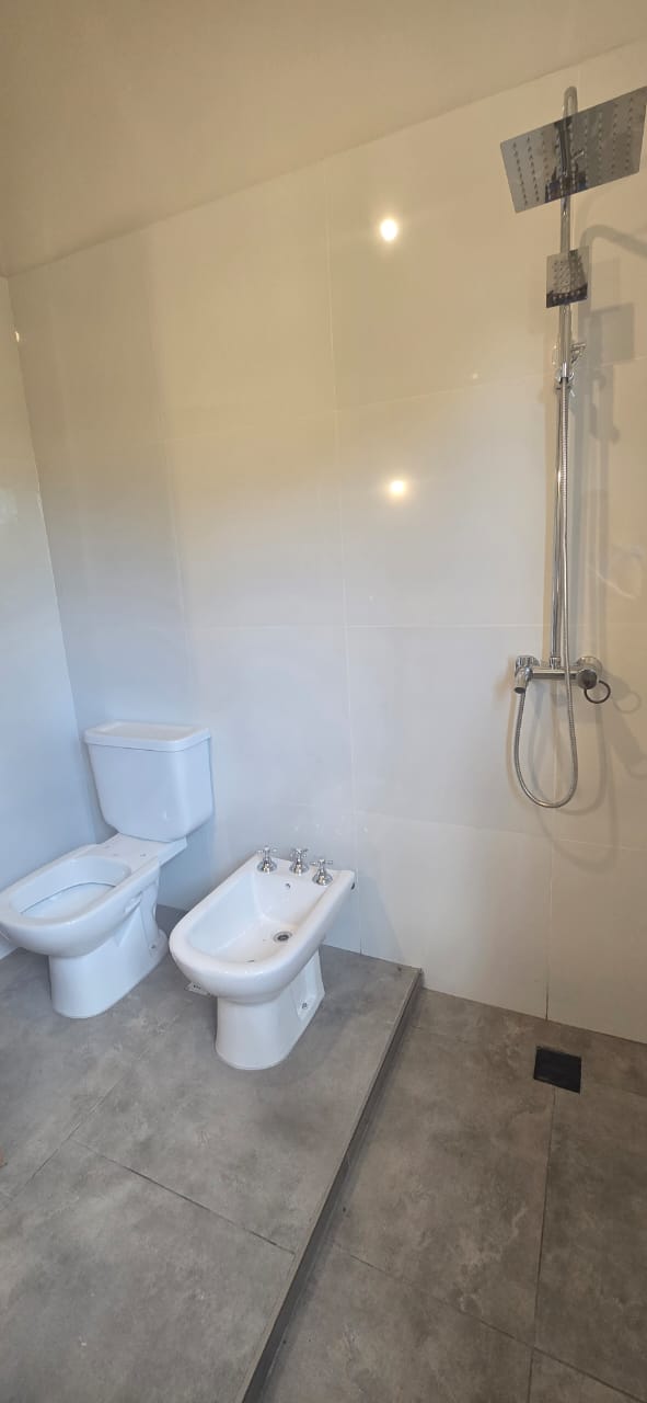 CASA MINIMALISTA EN NUEVO MERLO