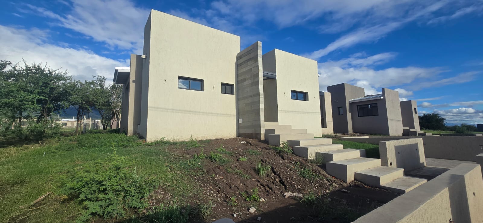 PREVENTA CASA MINIMALISTA | LA ARBOLADA | MERLO