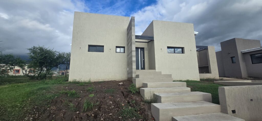 PREVENTA CASA MINIMALISTA | LA ARBOLADA | MERLO