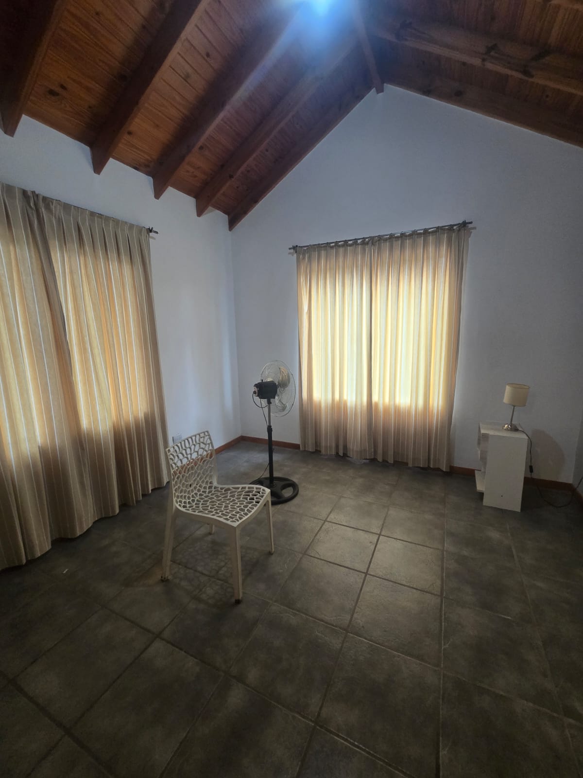 IMPECABLE CHALET CENTRICO | MERLO