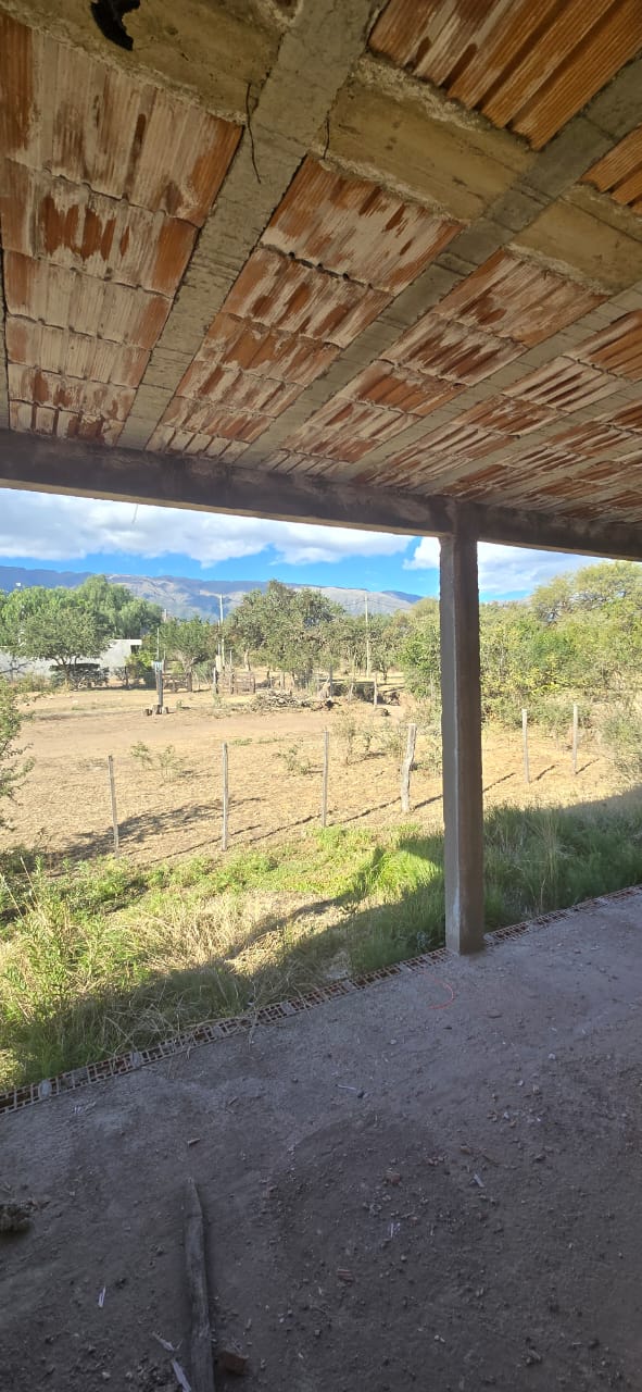 CASA A TERMINAR EN CARPINTERIA | OPORTUNIDAD