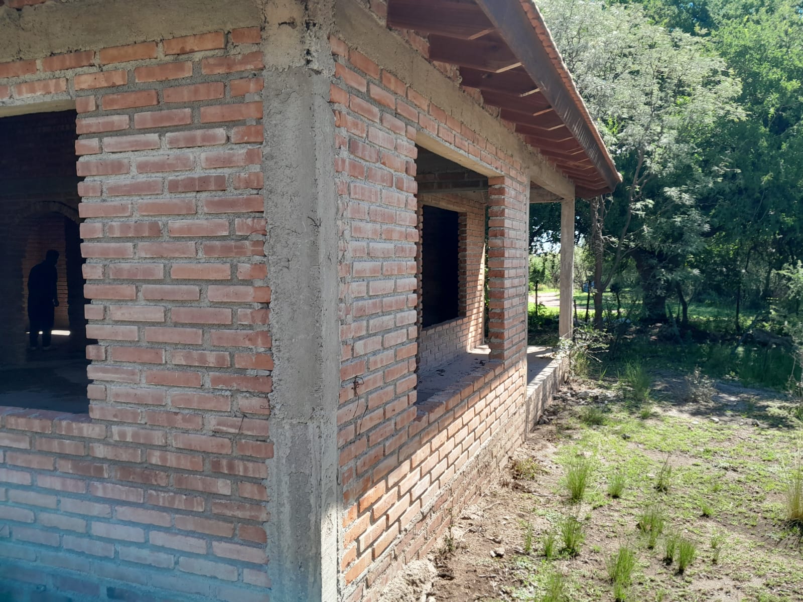 CASA A TERMINAR EN CARPINTERIA ARRIBA