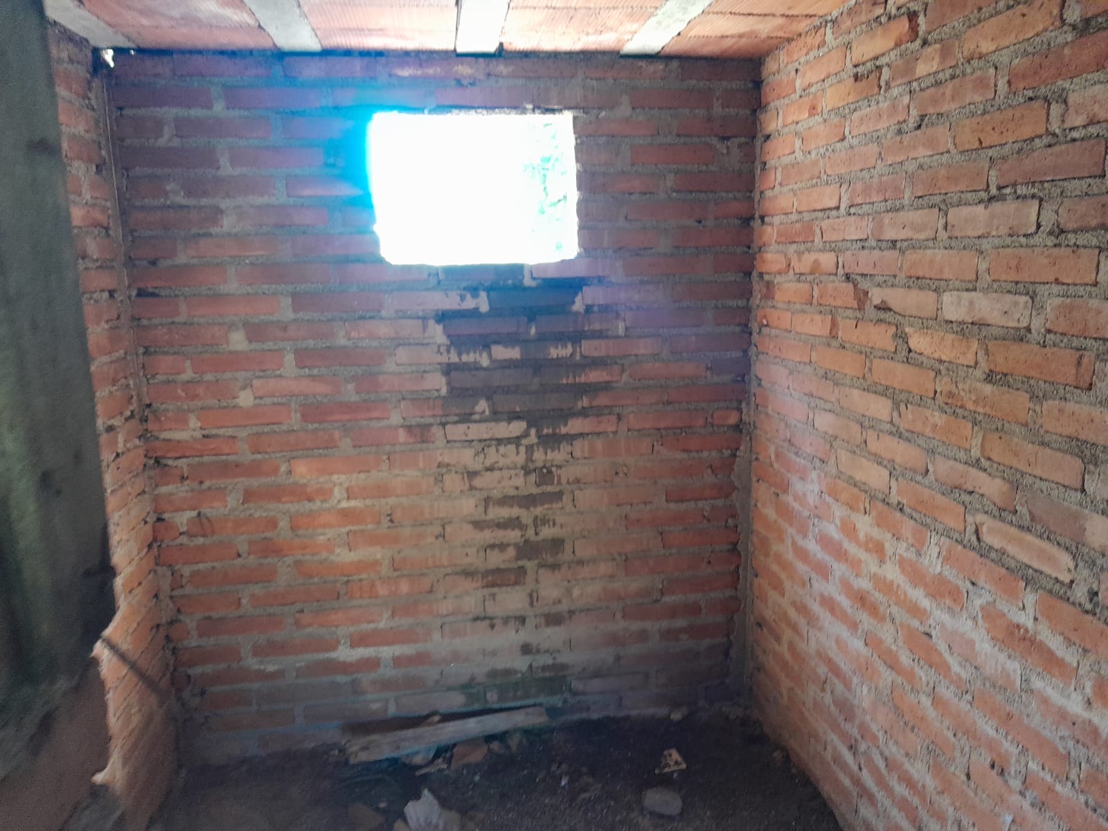 CASA A TERMINAR EN CARPINTERIA ARRIBA