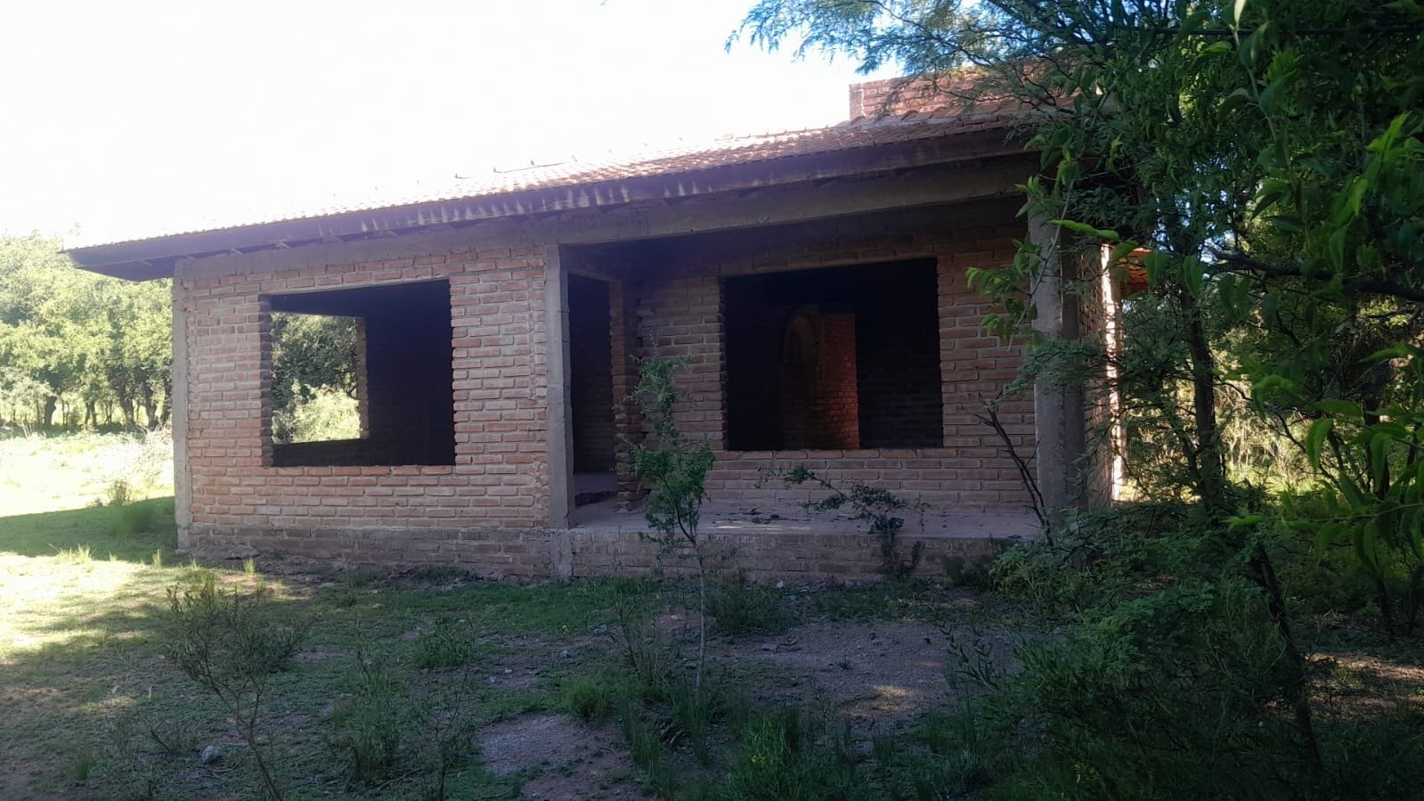 CASA A TERMINAR EN CARPINTERIA ARRIBA