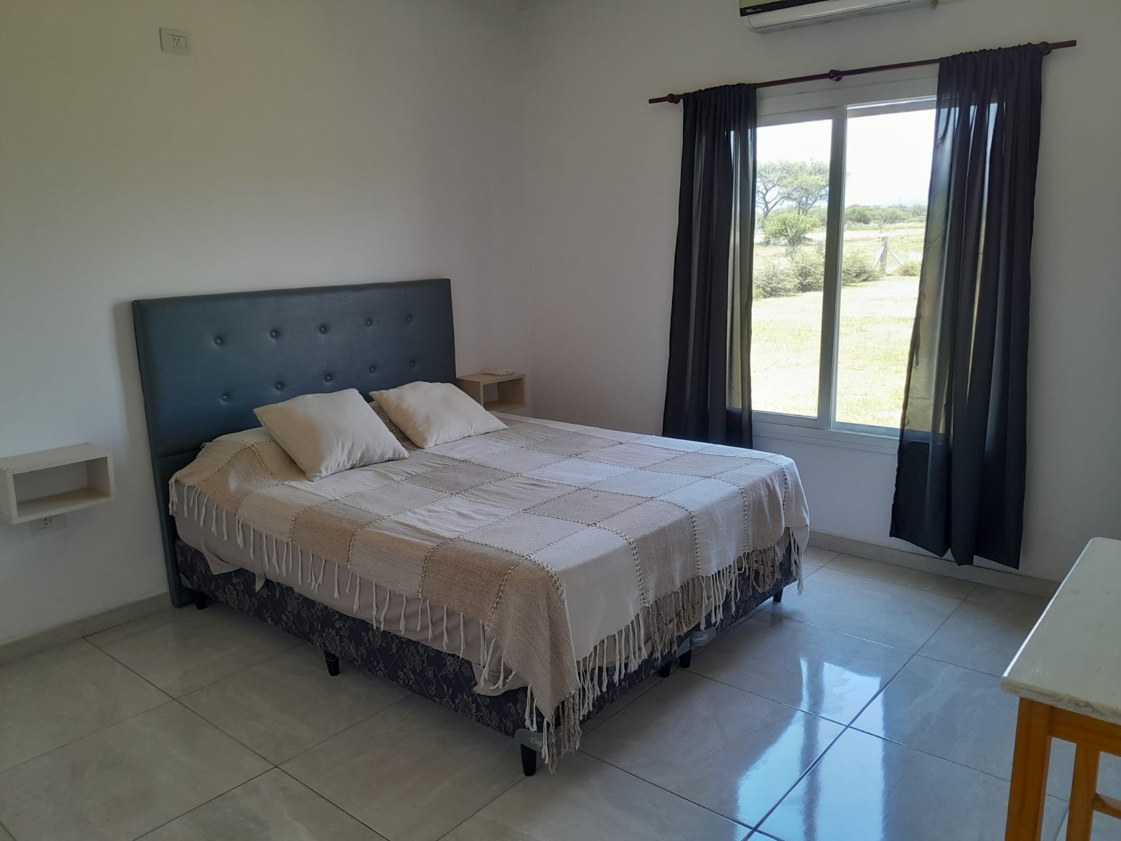 HERMOSA CASA MINIMALISTA EN SOLARES DEL VALLE