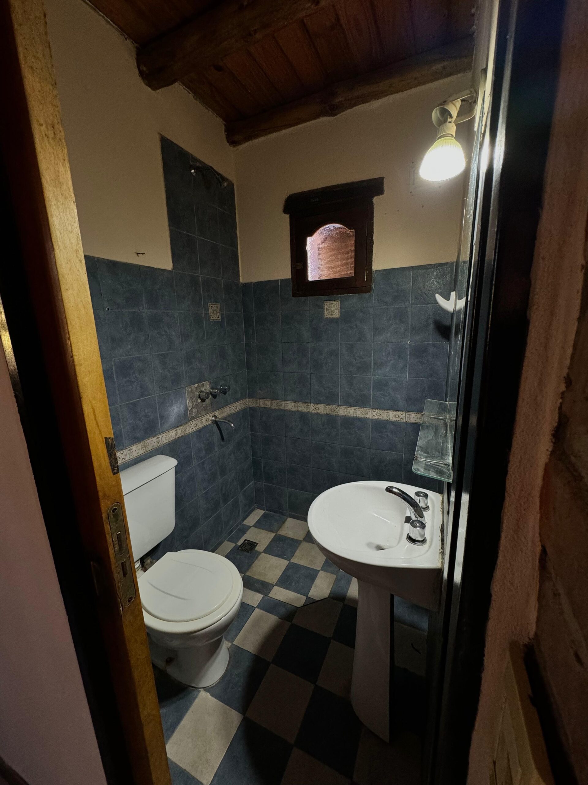 2 CABAÑAS EN EL CENTRO DE CARPINTERIA