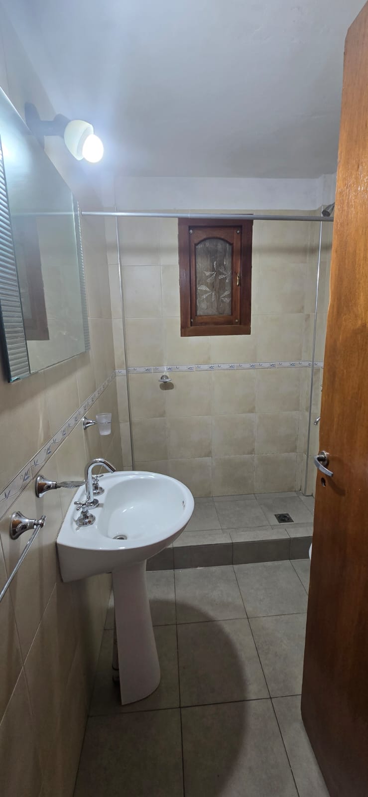 CASA EN LA ENTRADA DE LOS MOLLES