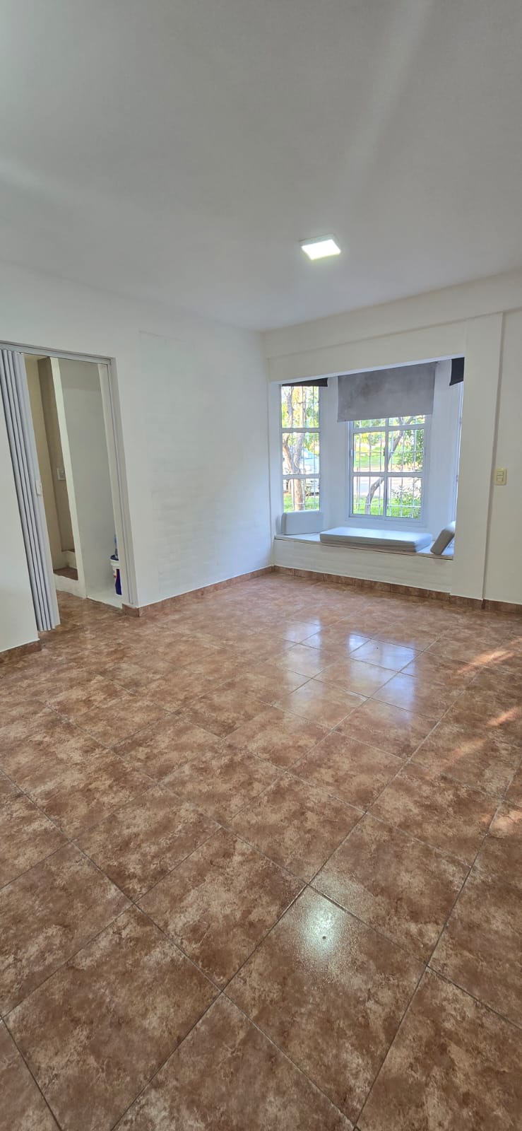 CASA EN LA ENTRADA DE LOS MOLLES