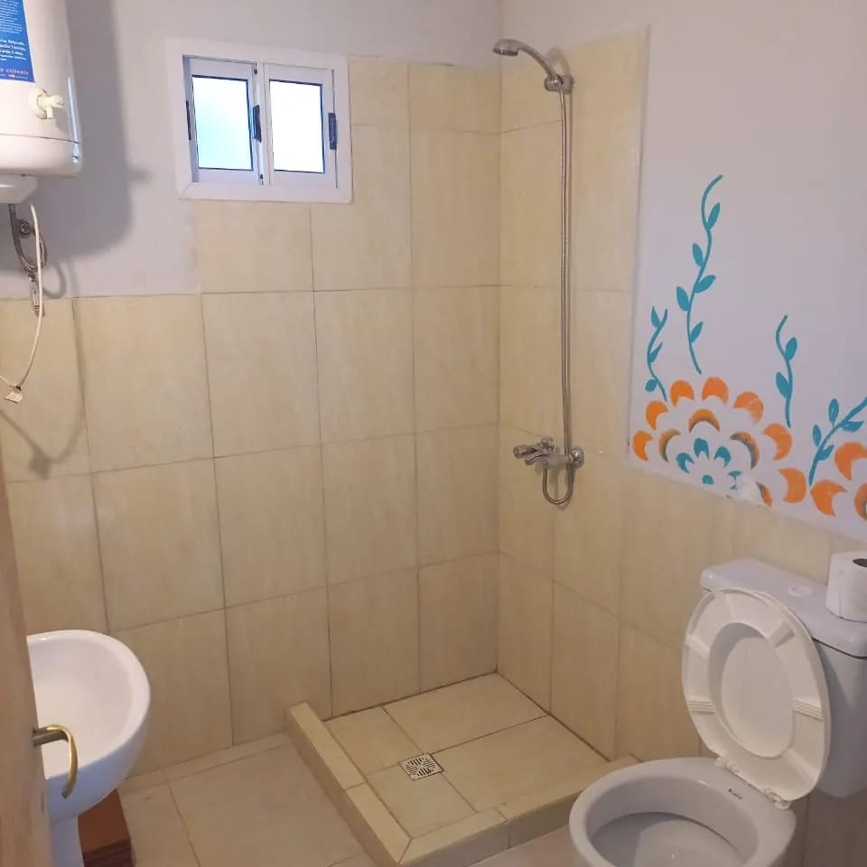 CASA CON UBICACIÓN ESTRATÉGICA EN LOS MOLLES