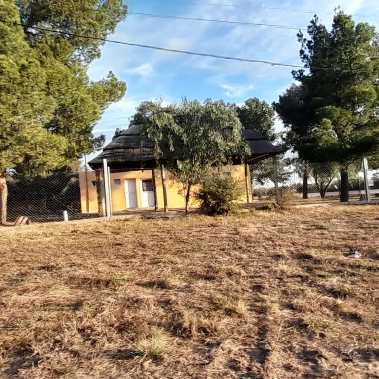 CASA CON UBICACIÓN ESTRATÉGICA EN LOS MOLLES