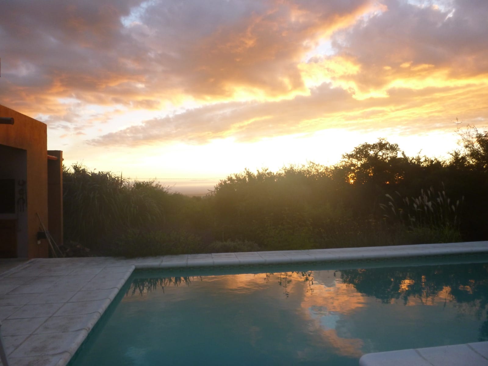 RESIDENCIA DE CATEGORÍA EN BARRIO LAS MORERAS I | MERLO