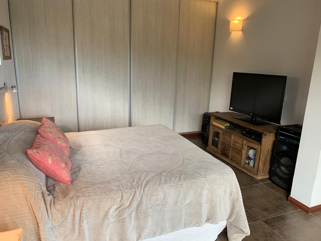 RESIDENCIA DE CATEGORÍA EN BARRIO LAS MORERAS I | MERLO