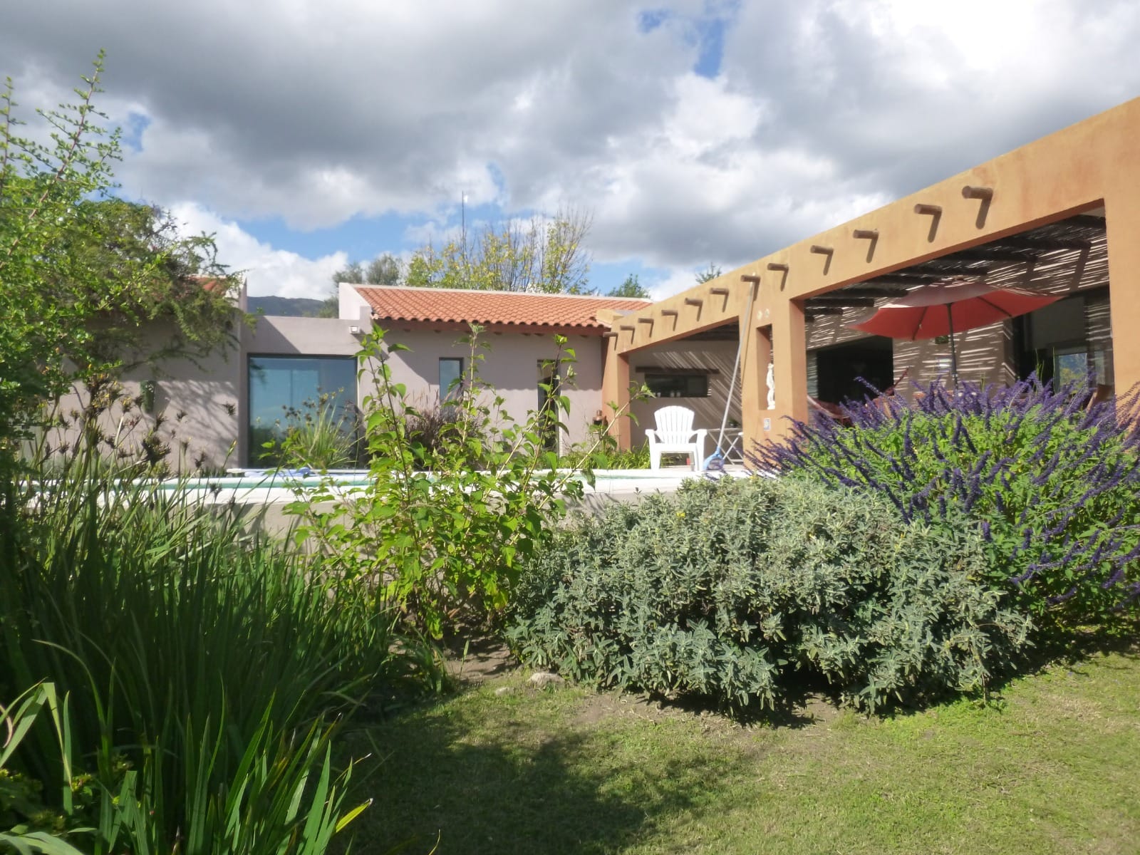 RESIDENCIA DE CATEGORÍA EN BARRIO LAS MORERAS I | MERLO