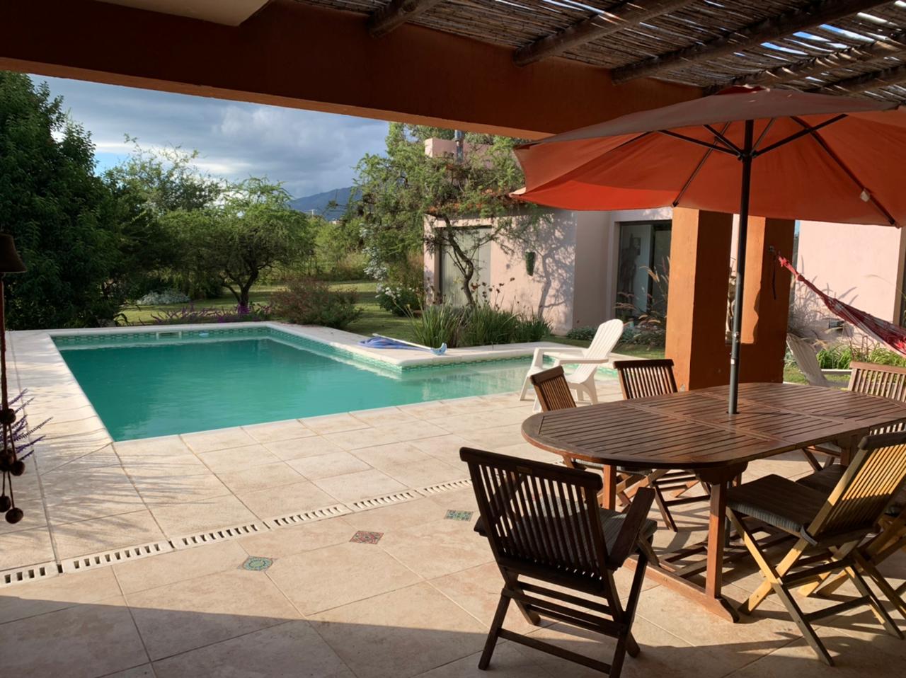 RESIDENCIA DE CATEGORÍA EN BARRIO LAS MORERAS I | MERLO