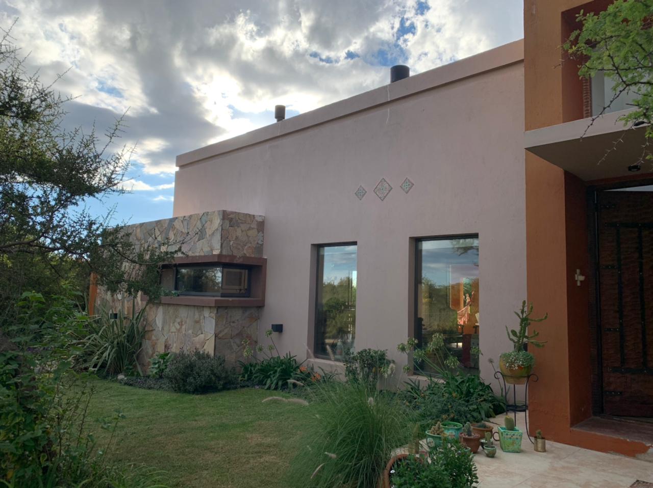 RESIDENCIA DE CATEGORÍA EN BARRIO LAS MORERAS I | MERLO