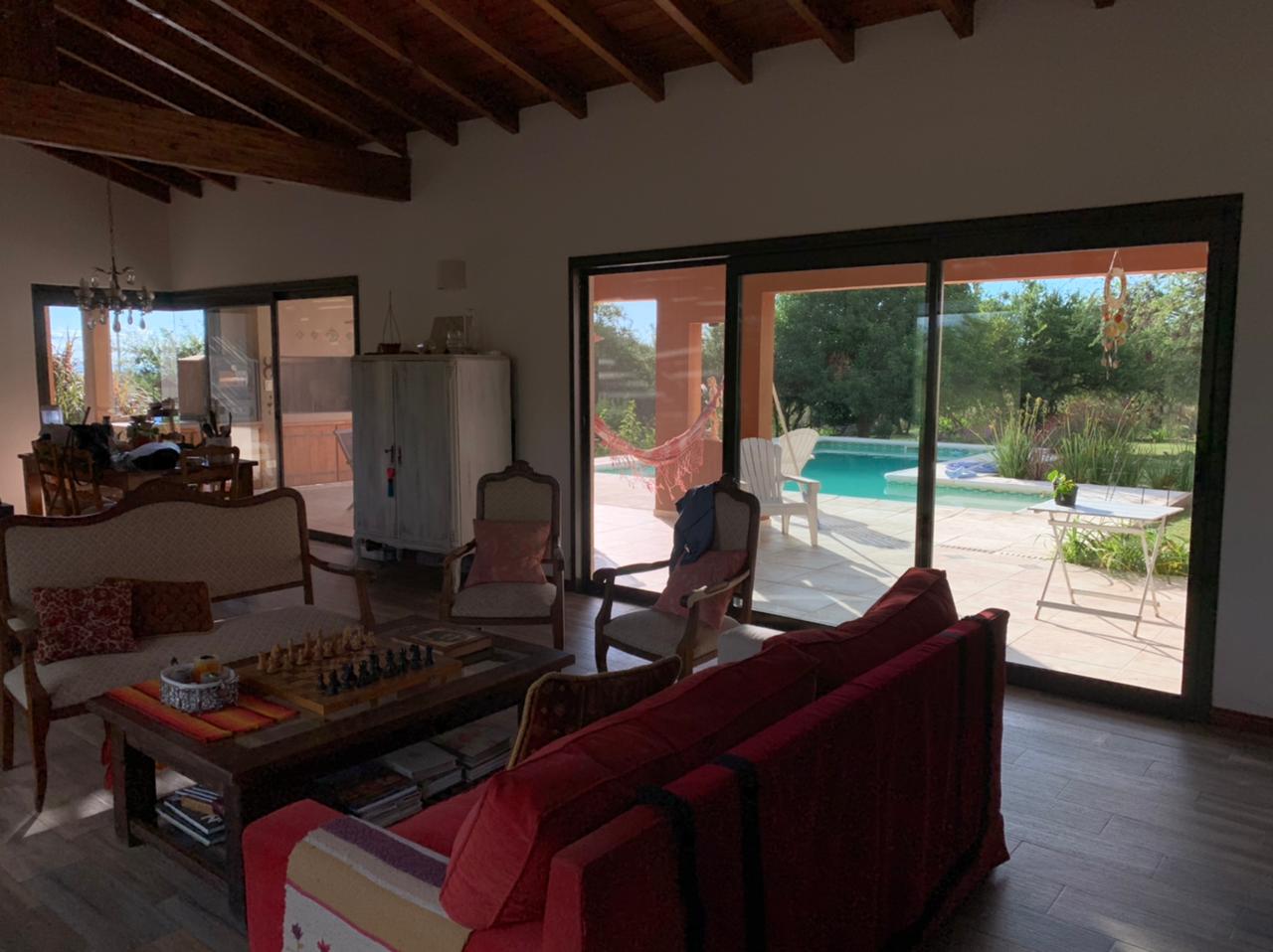 RESIDENCIA DE CATEGORÍA EN BARRIO LAS MORERAS I | MERLO