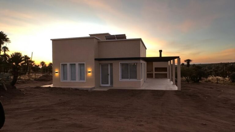 CASA MINIMALISTA EN PAPAGAYOS | ALTOS DEL PALMAR