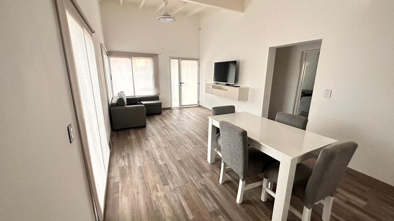 CASA MINIMALISTA EN PAPAGAYOS | ALTOS DEL PALMAR