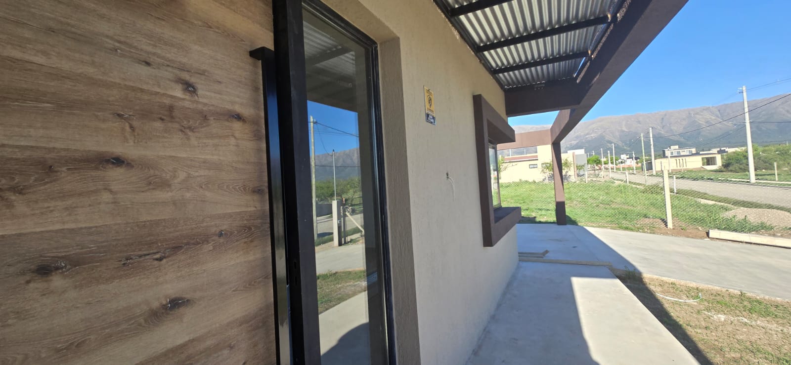 CASA MINIMALISTA EN LA ARBOLADA | MERLO | LOTE 14