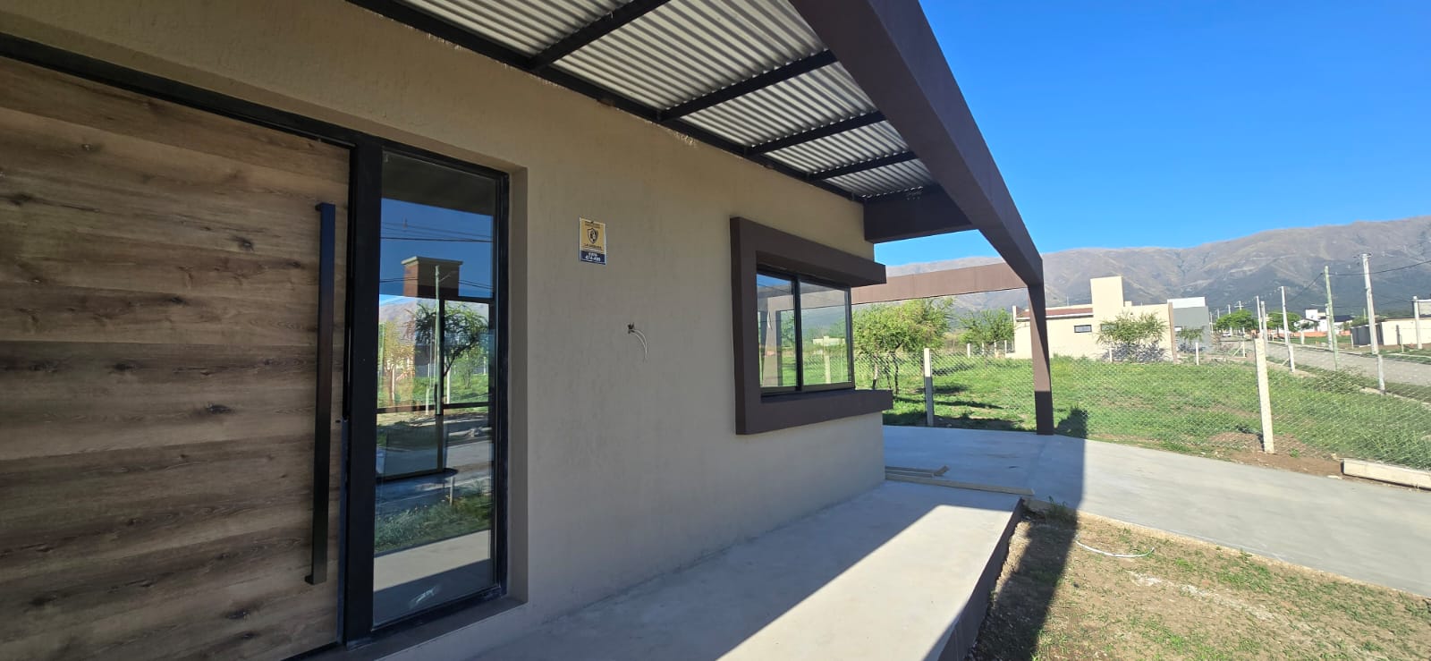 CASA MINIMALISTA EN LA ARBOLADA | MERLO | LOTE 14