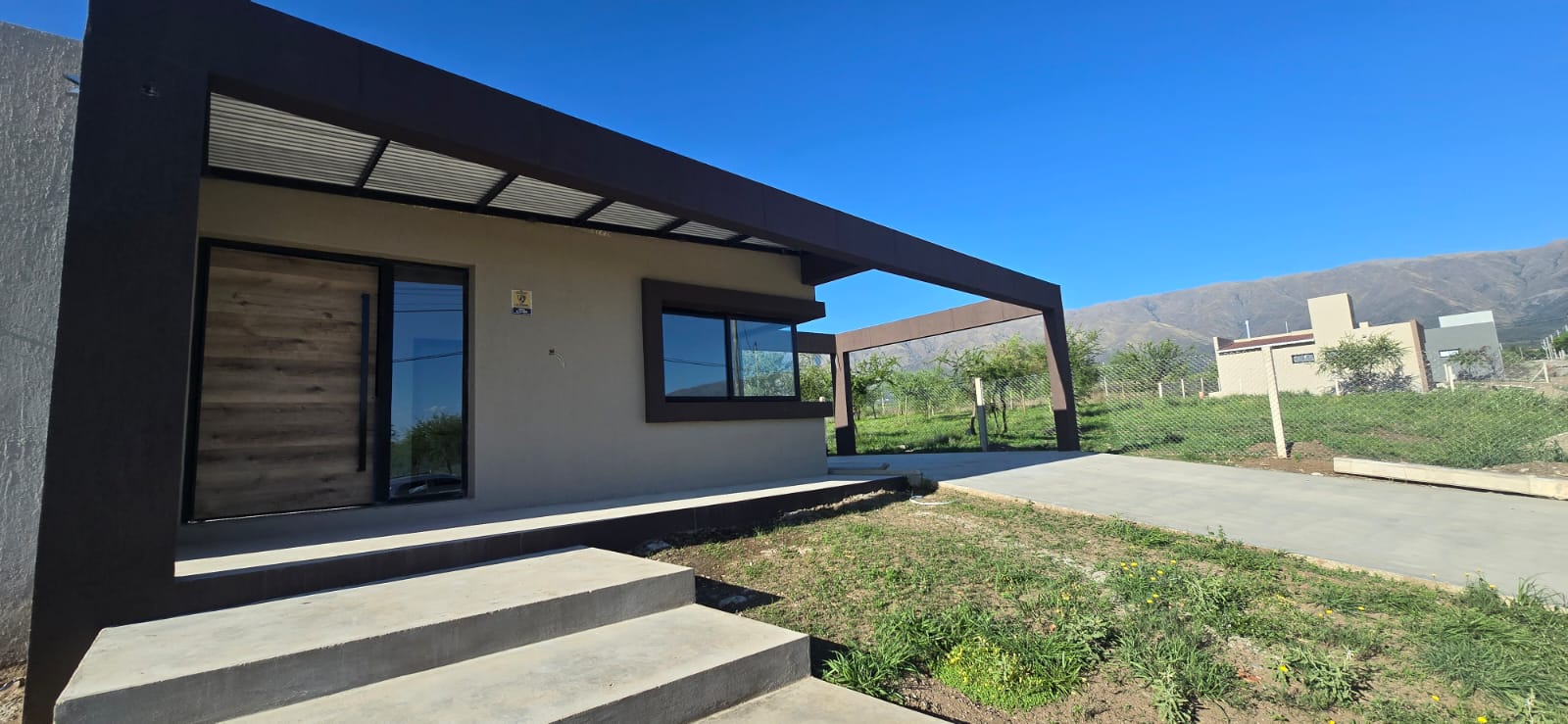 CASA MINIMALISTA EN LA ARBOLADA | MERLO | LOTE 14