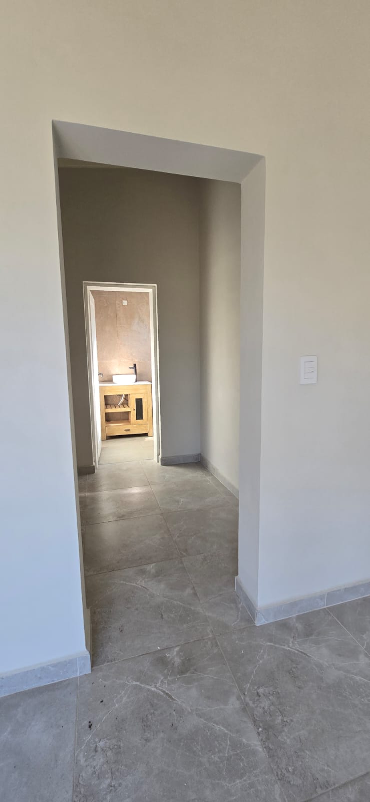 CASA MINIMALISTA EN LA ARBOLADA | MERLO | LOTE 14