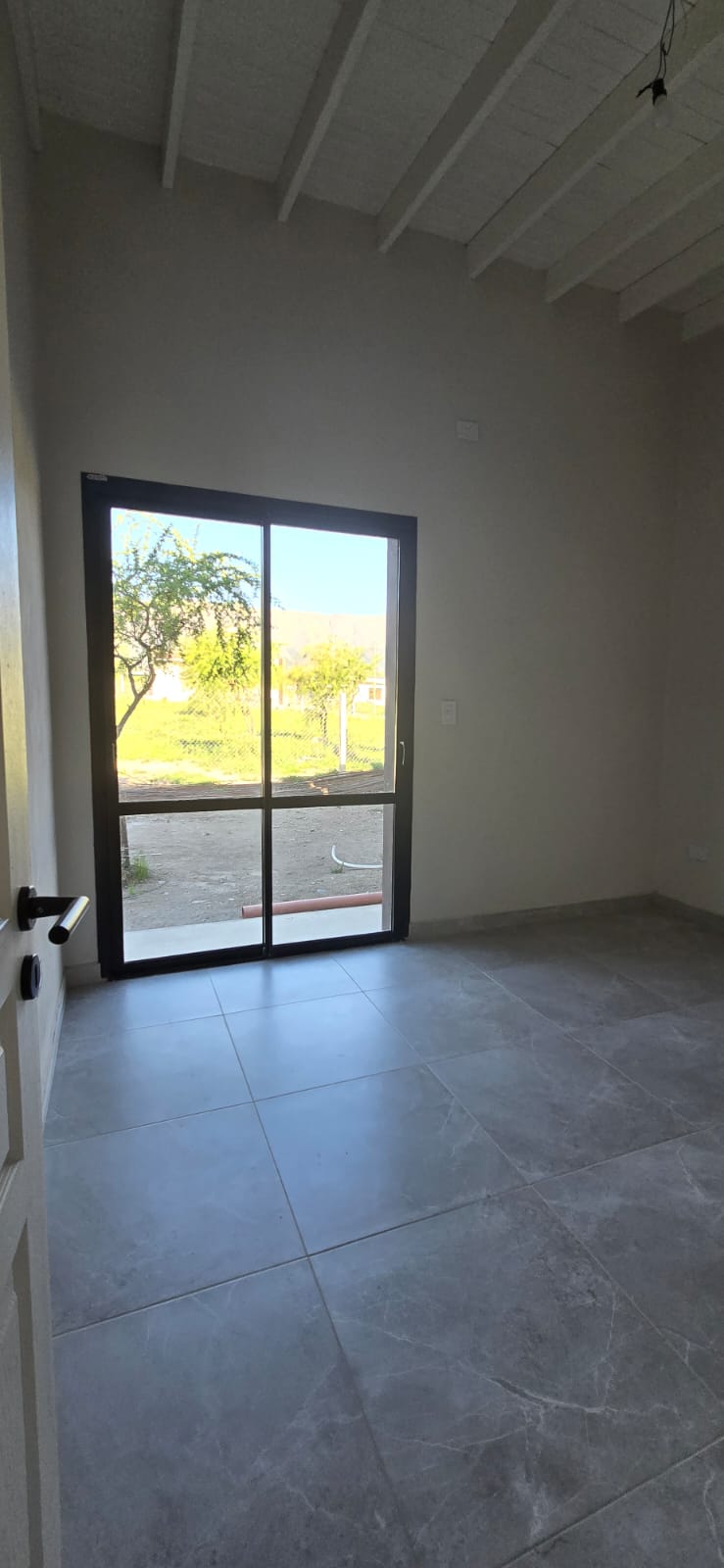 CASA MINIMALISTA EN LA ARBOLADA | MERLO | LOTE 14