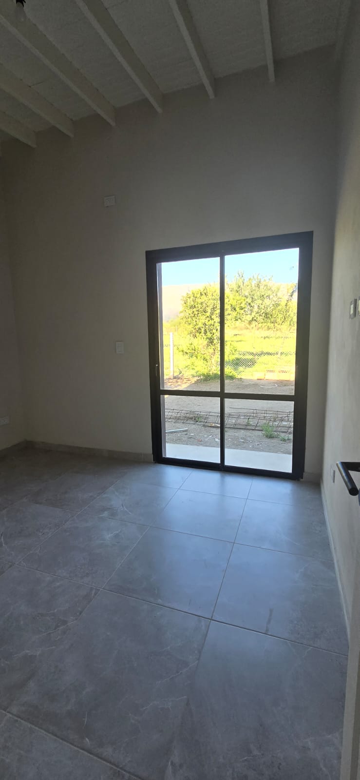 CASA MINIMALISTA EN LA ARBOLADA | MERLO | LOTE 14