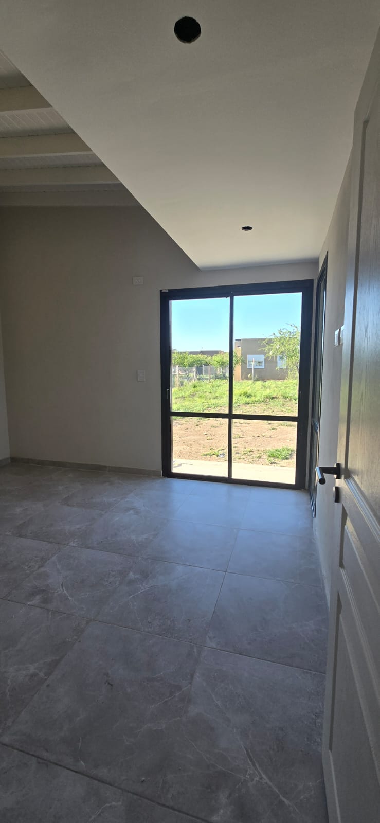 CASA MINIMALISTA EN LA ARBOLADA | MERLO | LOTE 14