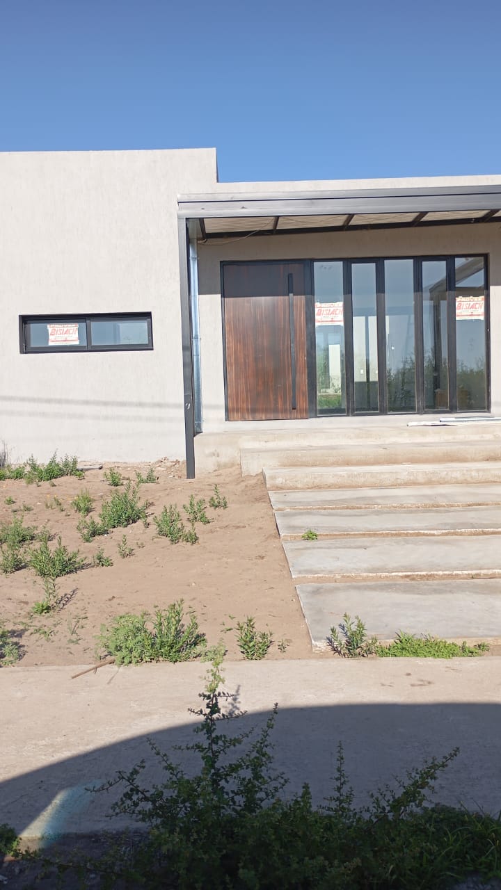 CASA MINIMALISTA EN LA ARBOLADA | MERLO | LOTE 14