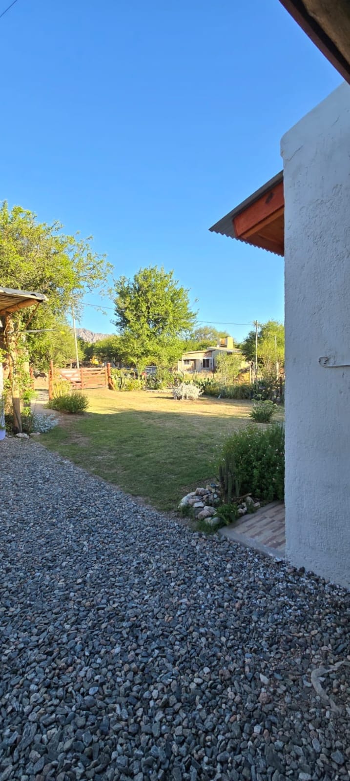 CASA 3 AMBIENTES + CABAÑA EN CORTADERAS