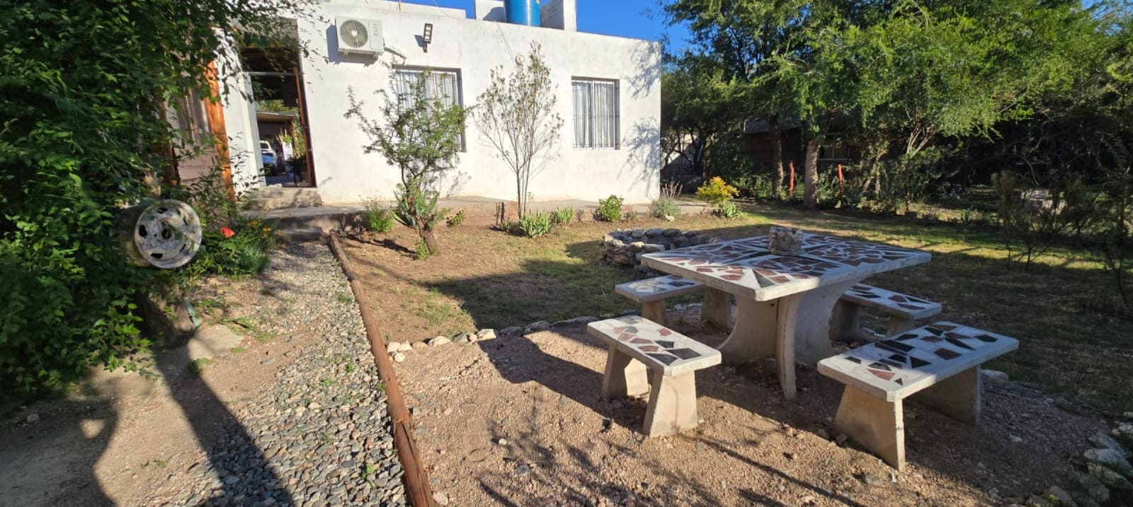 CASA 3 AMBIENTES + CABAÑA EN CORTADERAS