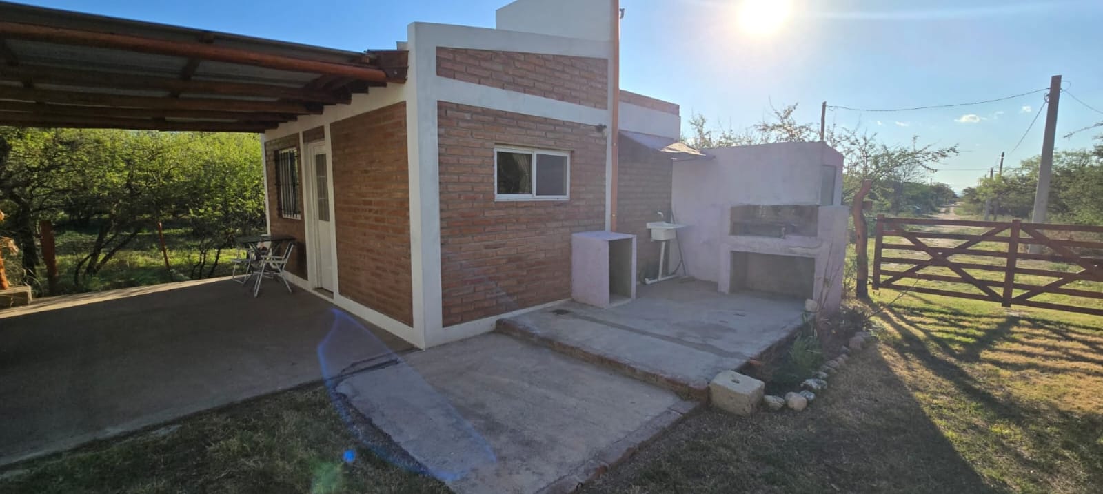 CASA 3 AMBIENTES + CABAÑA EN CORTADERAS