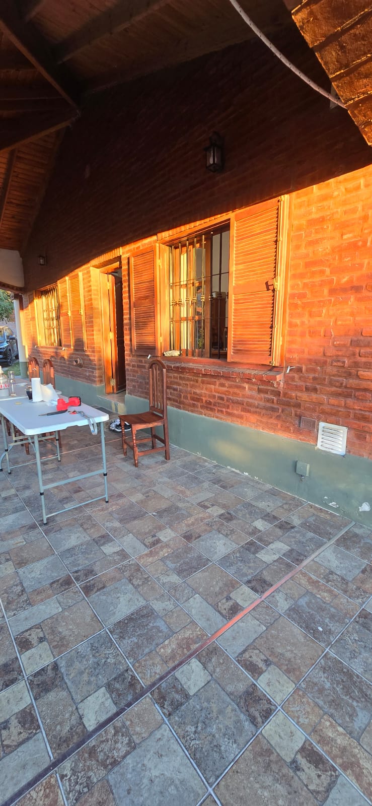 HERMOSO CHALET DE CATEGORIA EN MERLO